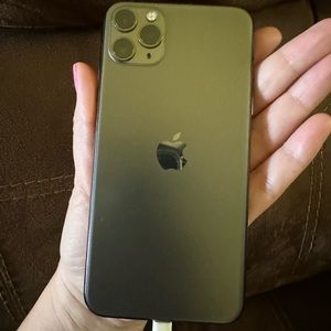 Unlocked IPhone 11 Pro Max 256 memory